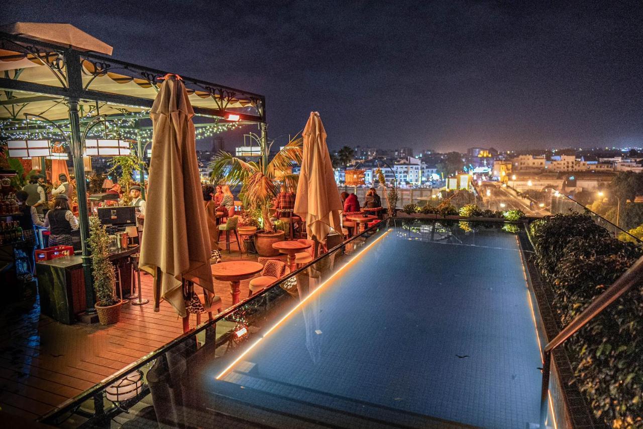 Hotel Lobby Севиля Екстериор снимка Rooftop bar in Marrakech, Morocco