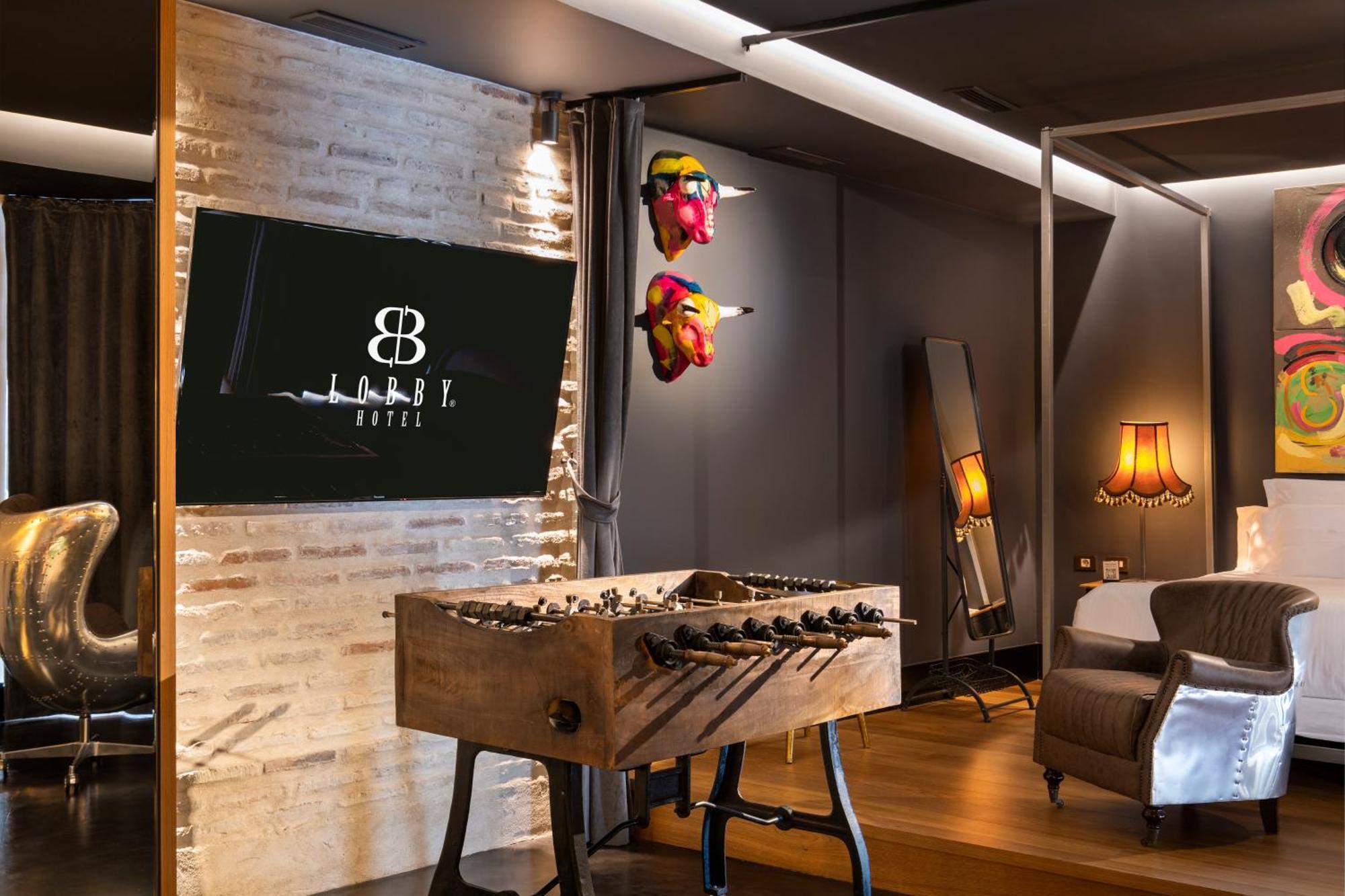 Hotel Lobby Севиля Екстериор снимка Suite