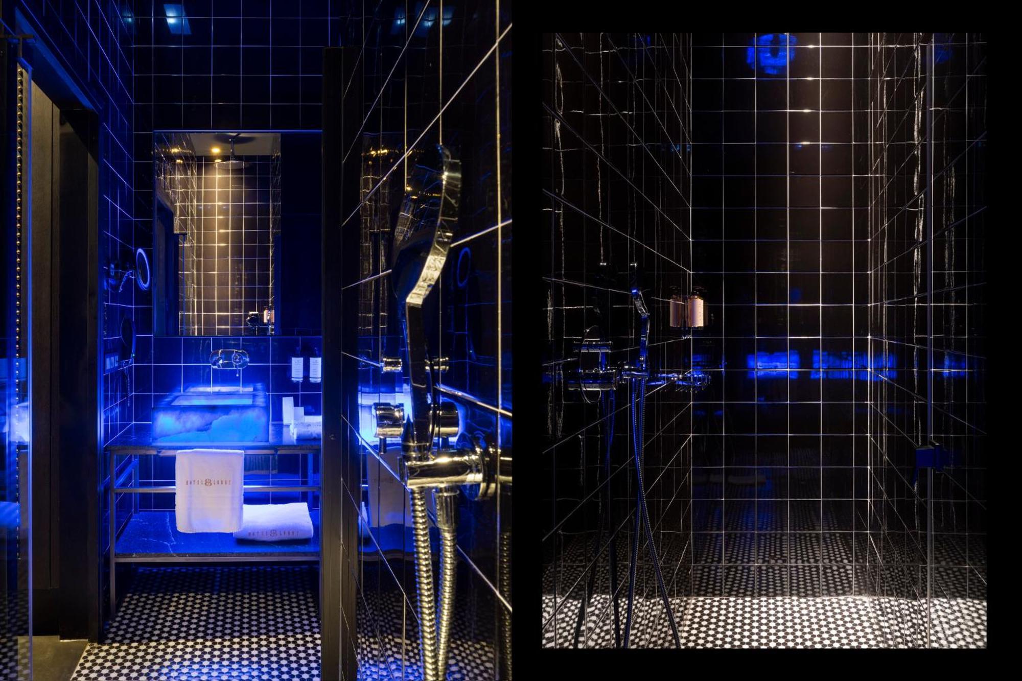 Hotel Lobby Севиля Екстериор снимка A shower